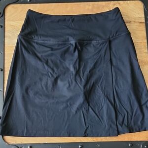 HYBA Basic Black Skort